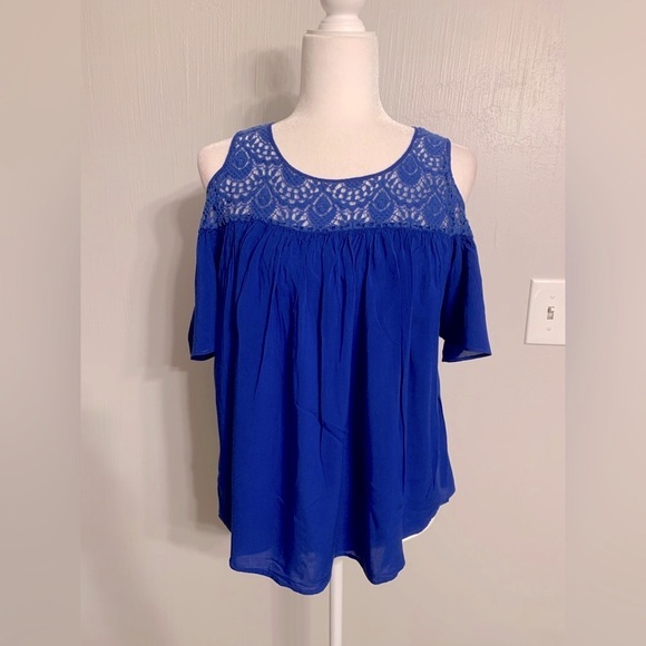 Tops - Elegant Blue Lace Women's Top